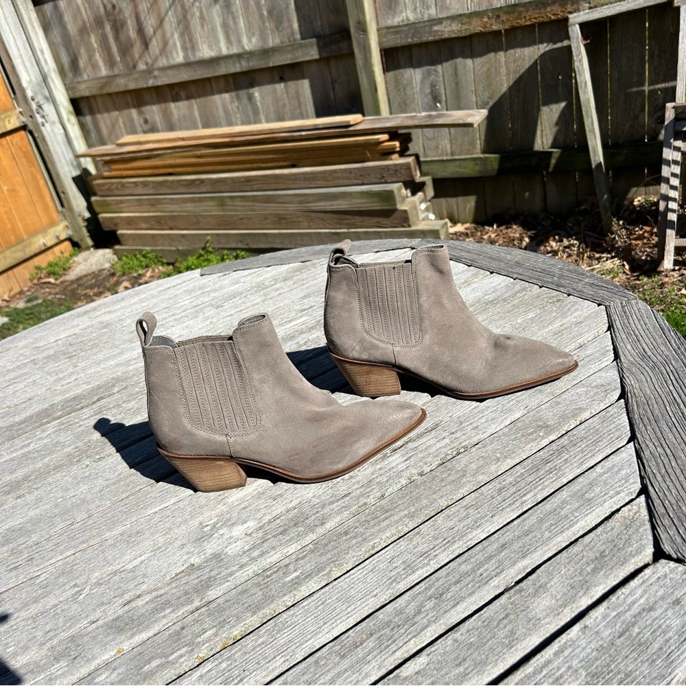 Seychelles Wanderlust Suede Boots Size 9.5‎